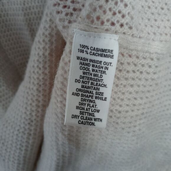 Cashmere Saks Fifth Avenue sweater size XS - Picture 6 of 9